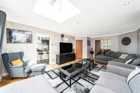 3 bedroom semi-detached house to rent - Photo 3