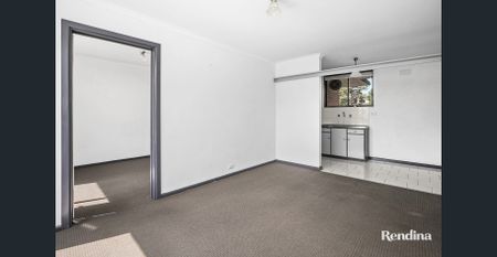 GROUND FLOOR, EXCELLENT LOCATION - Photo 3