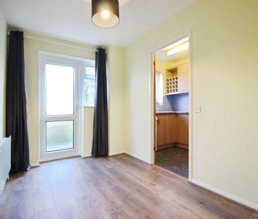 Nevis Close, Sparcells, Swindon, Swindon, SN5 - Photo 4