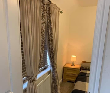 1 bedroom in a house share to rent - Photo 2