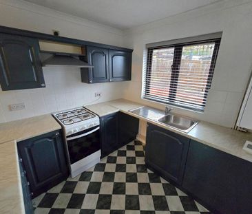 2 bedroom semi-detached bungalow to rent - Photo 6