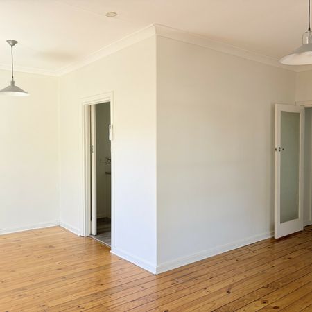 Charming 3-Bedroom Home for Rent - Freshly Painted & Move-In Ready! - Photo 3