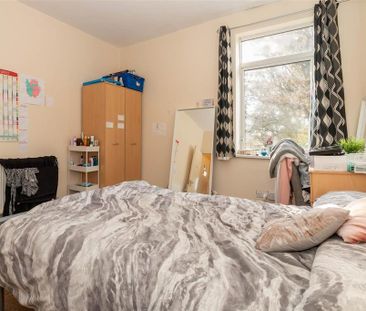 3 bedroom end of terrace house to rent - Photo 6