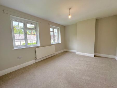 2 bedroom semi-detached house to rent - Photo 5