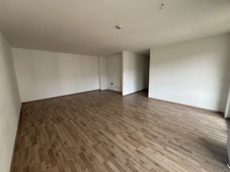Sehr geräumige 3 Zimmer Genossenschaftswohnung mit Balkon - Foto 3