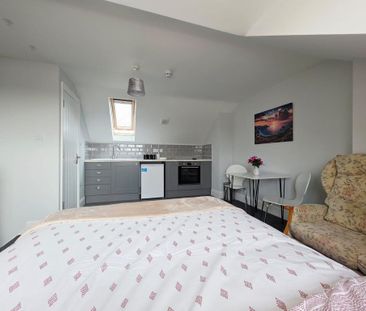 1 bedroom in a house share to rent - Photo 4