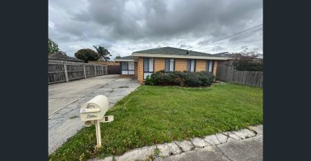 3 BEDROOM FAMILY HOME - Photo 2