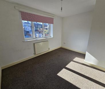 2 bedroom end of terrace house to rent - Photo 4