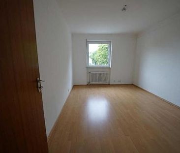 Ratingen-Ost: Helle 3-Zimmer-Wohnung mit Loggia und Garagen-Stellplatz (Aufzug vorhanden) (Wohnungen Ratingen) - Photo 1