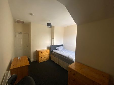 Room in a Shared House, Milner Road, B29 - Photo 2