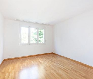 Helle und grosszügige 2.5-Zimmerwohnung in moderner Überbauung - Foto 1