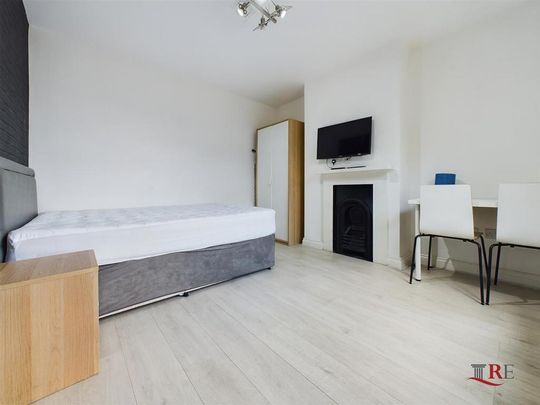 House share to rent - Photo 1