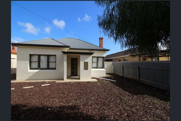 8 Barnes Avenue, Marleston. - Photo 1