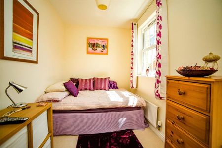 3 bedroom terraced house to rent - Photo 4