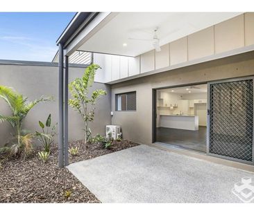 3 BEDROOM TOWNHOUSE IN POOL COMPLEX - Photo 6