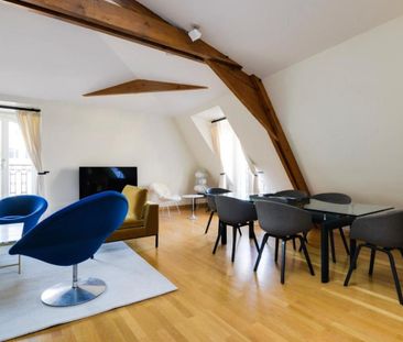 Location Appartement 4 pièces Meublé 119m² PARIS 16ème - Photo 2