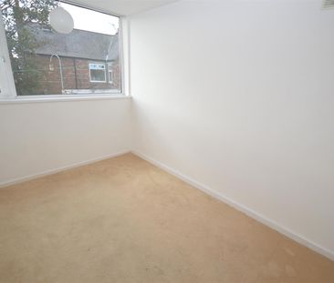 Town Lane, Wirral, CH63 - Photo 3