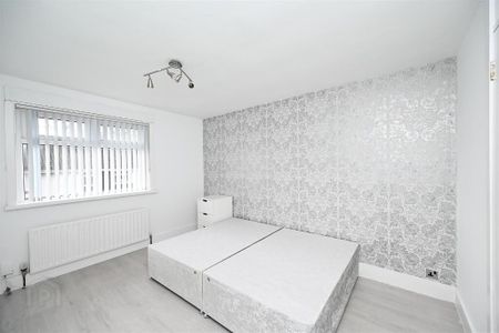 91 Knockleigh Drive, Carrickfergus, Greenisland, BT38 8UY - Photo 3