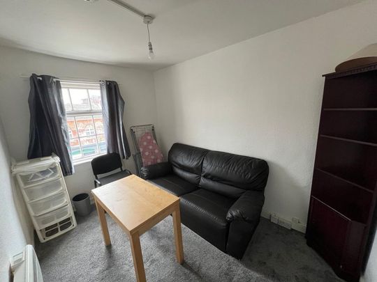 3 bedroom flat to rent - Photo 1