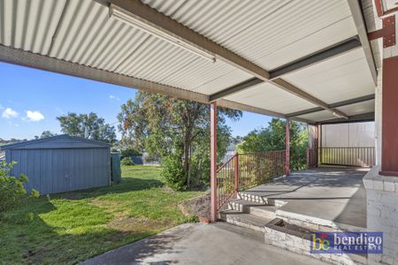 Spacious 3-Bedroom Brick Home in North Bendigo - Photo 4