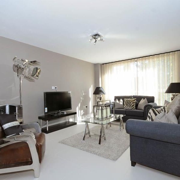 3 Bedroom Flat To Let - Photo 1