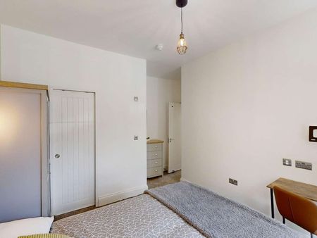 Double Room available in Gravesend! Room 2 - Photo 2