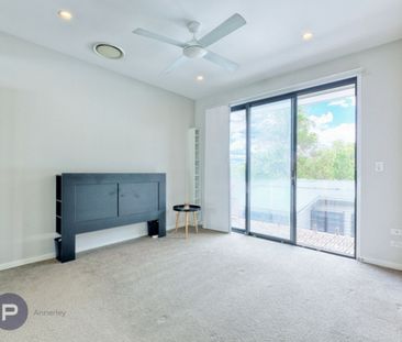 Expansive Townhome in Annerley - Photo 5
