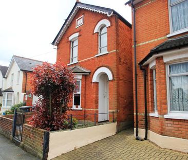 Chapel Avenue, Addlestone - 1 bedroomProperty for lettings - Seymours - Photo 1