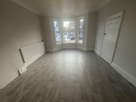 Studio Flat, Florence Road, B73 - Photo 3