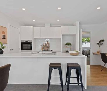 Modern Private Home - Photo 3
