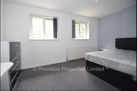 4 Bedroom House near Leeds University - Photo 5