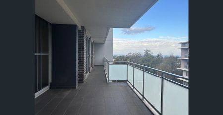 OVERSIZED 2 BEDROOM SECURED APARTMENT WITH WATER VIEW - Photo 3