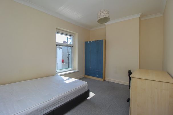 Lily Street, Cardiff - Photo 1