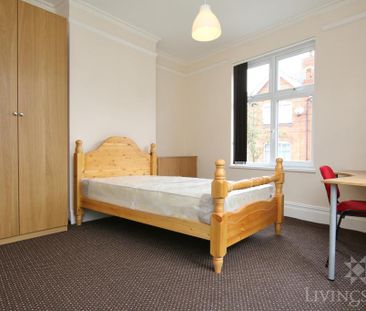 4 bedroom terraced house to rent - Photo 3