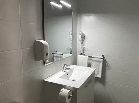 Avinguda del Primat Reig, Valencia, Valencian Community 46010 - Photo 5