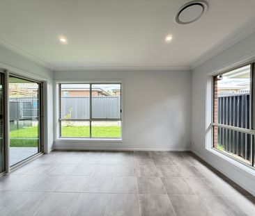 9 Salvatore Street, Austral NSW 2179 - House For Rent | Domain - Photo 3