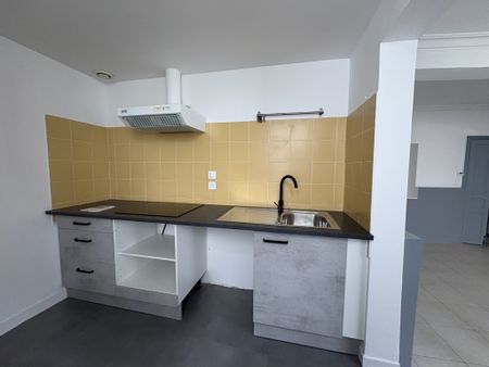 Location Appartement 3 pièces 78m² CASTELNAUDARY 11400 - Photo 5