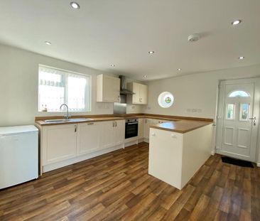 2 bedroom detached bungalow to rent - Photo 4