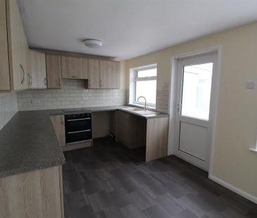 3 bedroom detached bungalow to rent - Photo 1