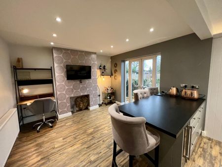 3 bedroom semi-detached house to rent - Photo 5