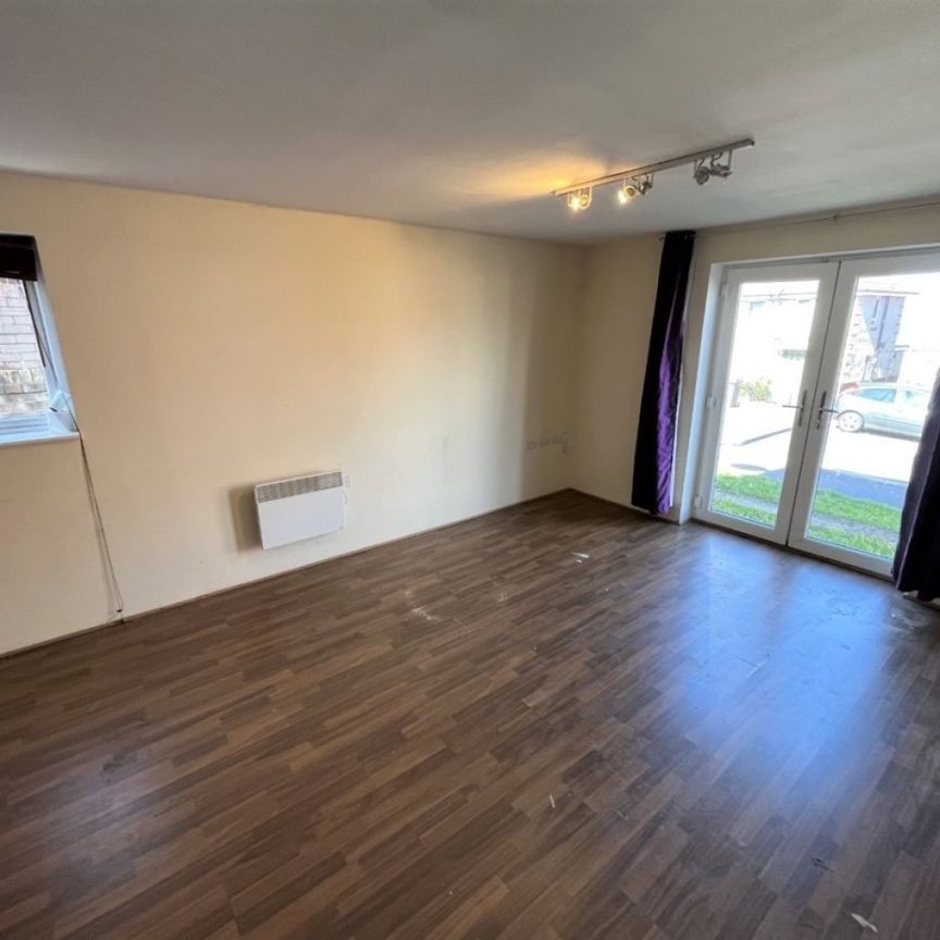 1 bed Flat - To Let - Photo 1