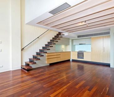 NORTH FACING LOFT | Unfurnished - Photo 3