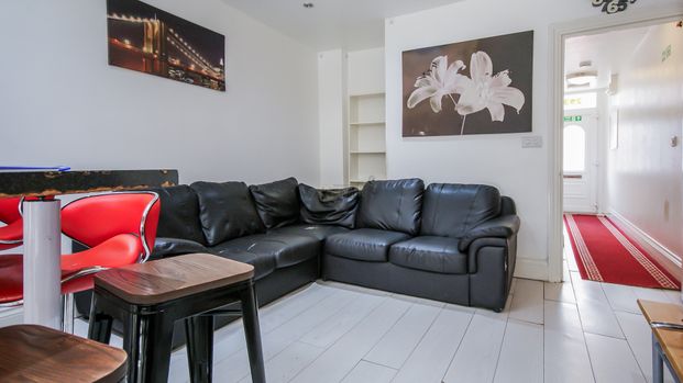 293 Dawlish Road - Photo 1