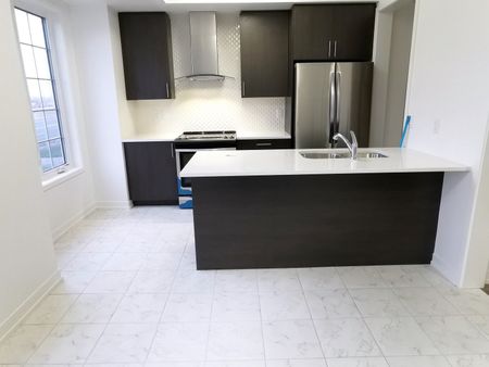 For Lease - 167 Harding Park Street, Newmarket, Ontario - Photo 5