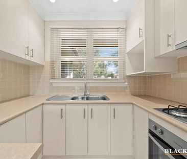 Charming Duplex in Prime Narrabundah Location - Photo 5