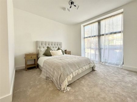 Burnaby Road, Bournemouth, Dorset, BH4 - Photo 4