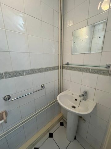 Room in a Shared House, Stunning Double Room In Wimbledon, SW19 - Photo 5