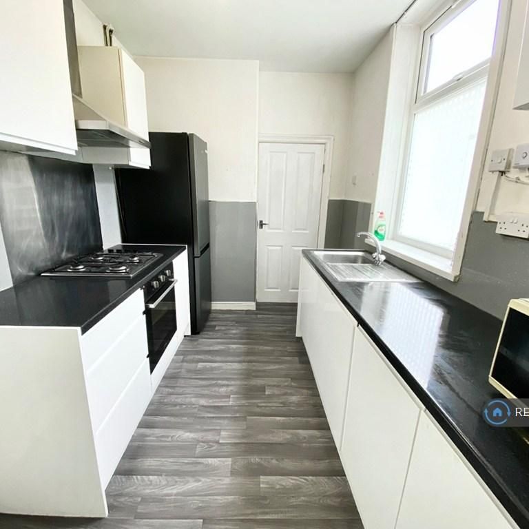 3 bedroom terraced house to rent - Photo 1
