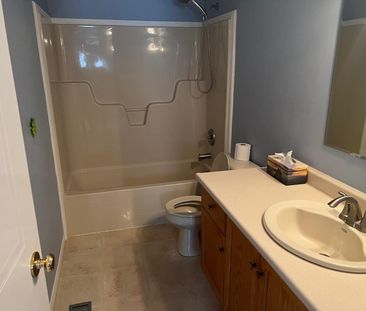 For Lease - 44 Karalee Crescent, Cambridge, Ontario - Photo 3