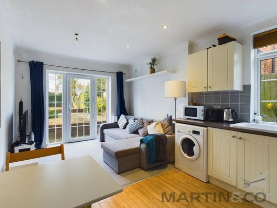 1 bedroom ground floor flat to rent - Photo 1